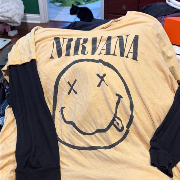 NIRVANA Yellow and Black Smiley Face Shirt - Picture 3 of 3